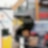 Laden des Elektroautos an einer Shell Recharge Ladesäule