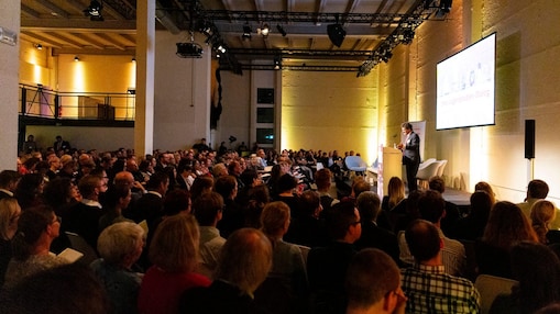 Zur Veröffentlichung waren rund 300 Gäste gekommen