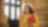 Junge Frau mit rotem Ordner