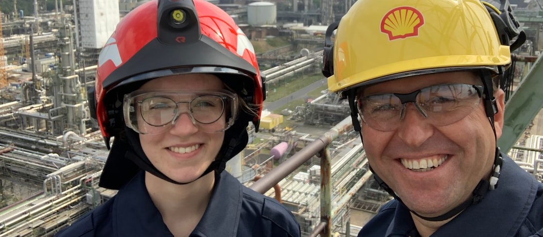 „Meine Position ist spitze“: Schülerin aus Bergisch Gladbach leitete einen Tag die Gefahrenabwehr im Shell Energy & Chemicals Park Rheinland in Köln-Godorf