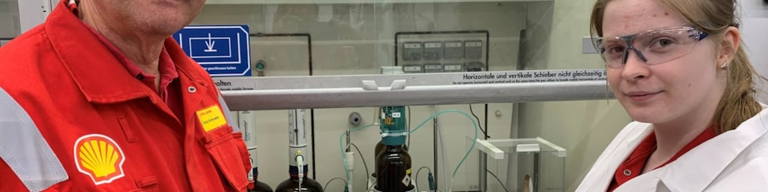 Student from Bonn ran the Shell Energy and Chemicals Park Rheinland lab for a day
