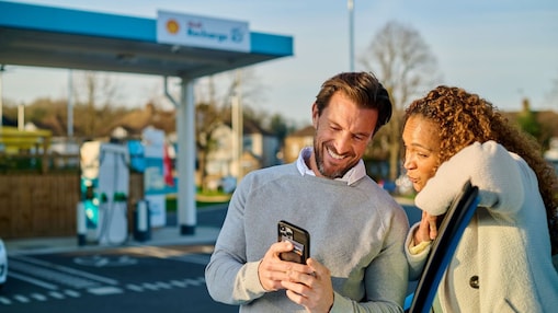 Zum verlängerten Himmelfahrts-Wochenende mit erhöter Reisetätigkeitreduziert Shell die Preise für Schnellladen deutlich.