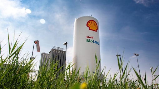 Shell BioLNG Tank und grünes Feld
