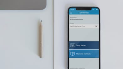 Ein Smartphone mit der LapID App