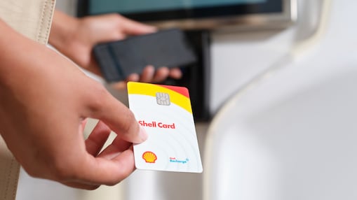 Shell Card in der Hand