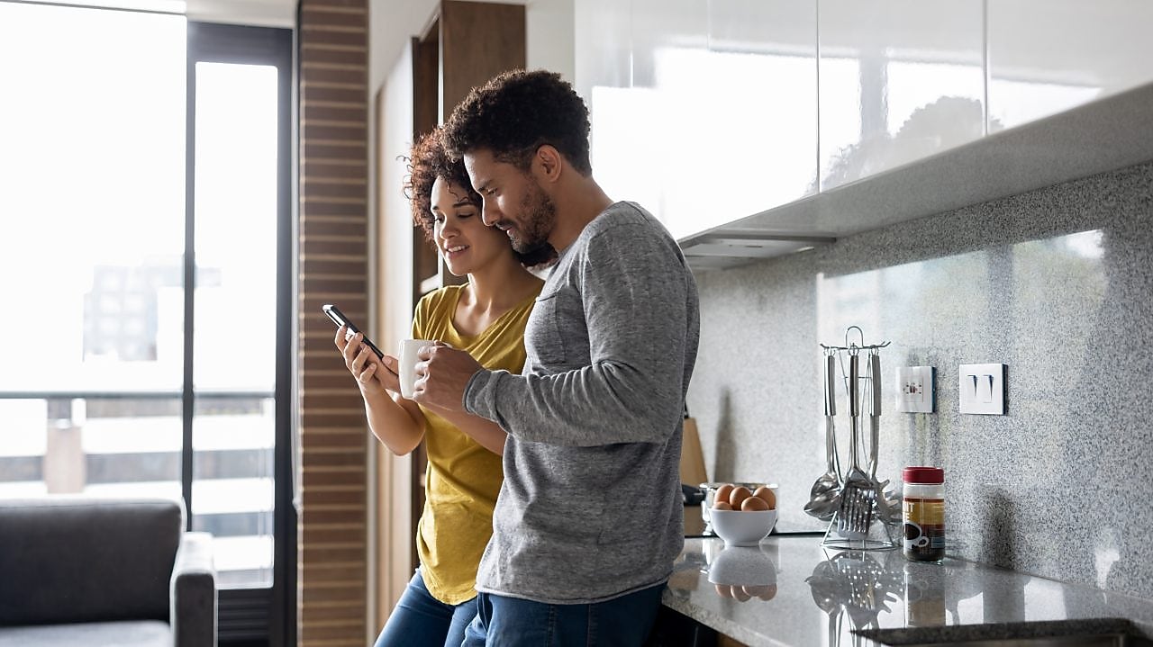 Modellhäuser mit Photovoltaik und Windrad