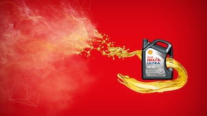 Shell Helix Ultra Flasche auf rotem Hintergrund