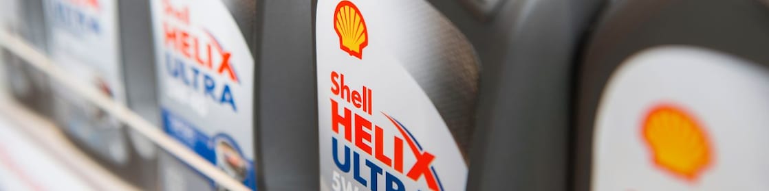 Shell Helix Produkte im Regal