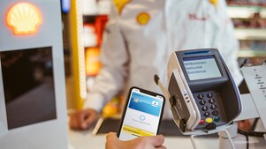 Kontaktlose kartenzahlung an einer Shell station