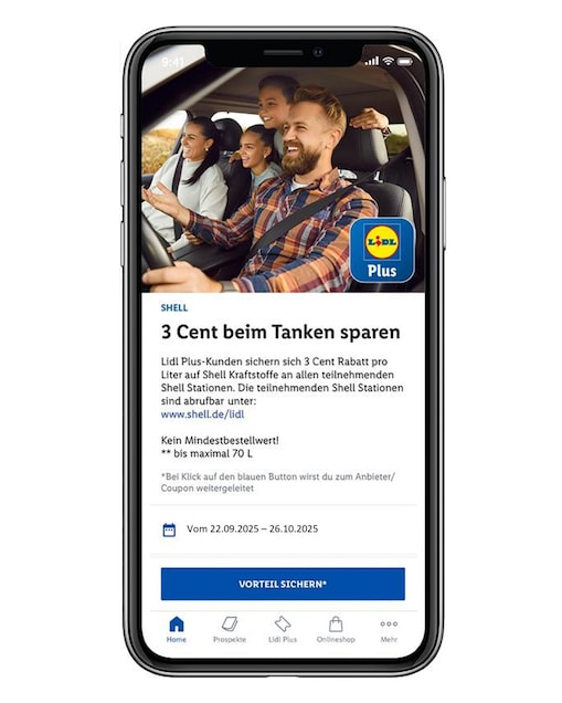 Smartphone zeigt Lidl Plus Aktion:
3 Cent Rabatt pro Liter Shell Kraftstoff
vom 7.7. bis 3.8.2025, mit Bild einer
fröhlichen Familie im Auto.