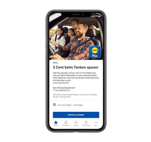 Smartphone zeigt Lidl Plus Aktion:
3 Cent Rabatt pro Liter Shell Kraftstoff
vom 15.12.2025 bis 11.01.2025, mit Bild einer
fröhlichen Familie im Auto.